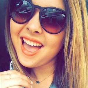 Meet your Posher, Sara